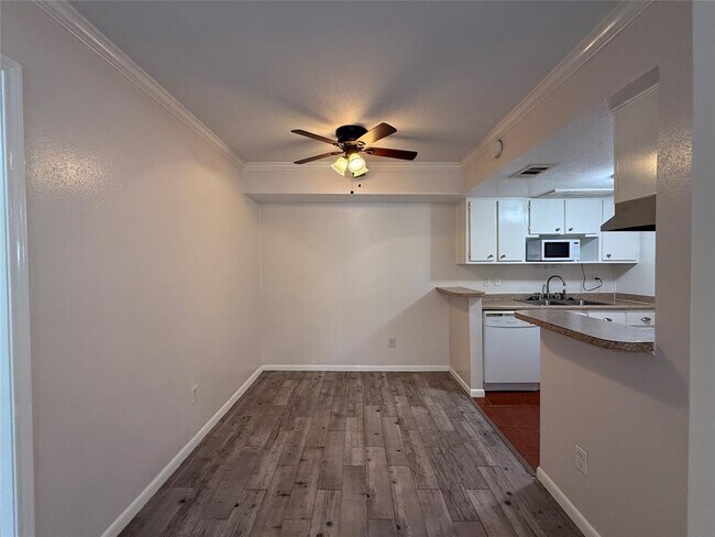 Building Photo - 2250 Bering Dr
