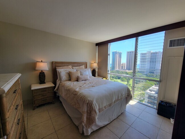 Building Photo - Central AC, Great Location, Pet Friendly