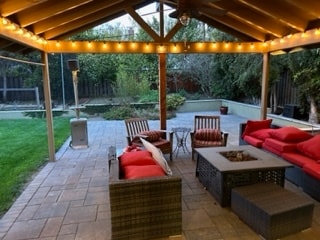 Building Photo - 1320 Montclaire Way