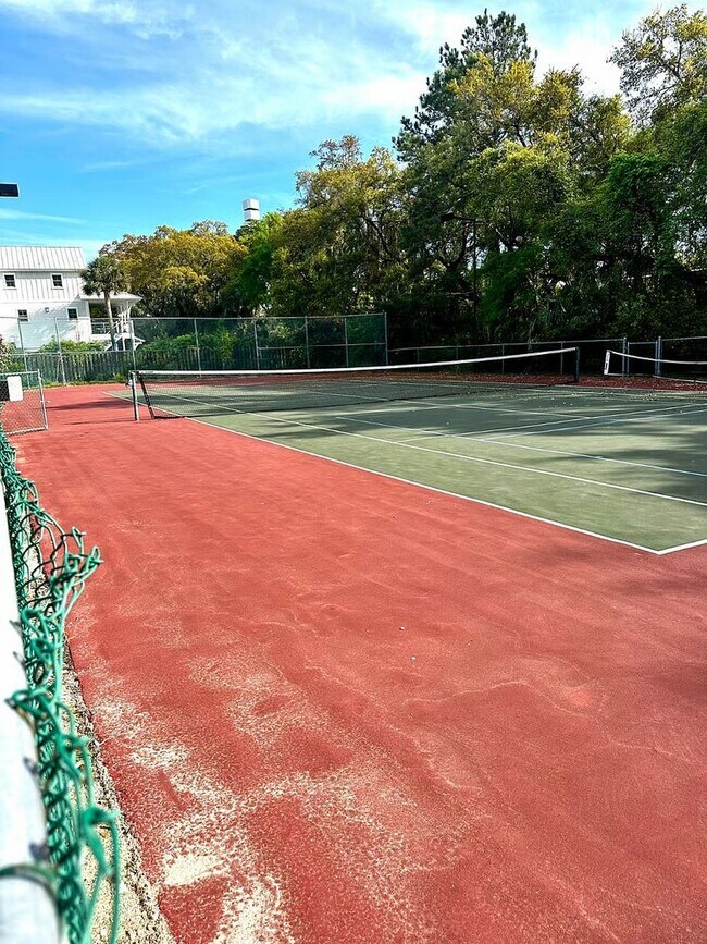 Building Photo - Furnished/Updated 1 Bed/1 Bath Condo- Close to Sullivan's Island