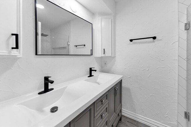 Building Photo - 27013 S Pyeatt Ln