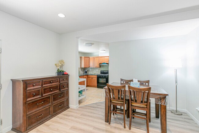 Building Photo - 18605 Valerio St