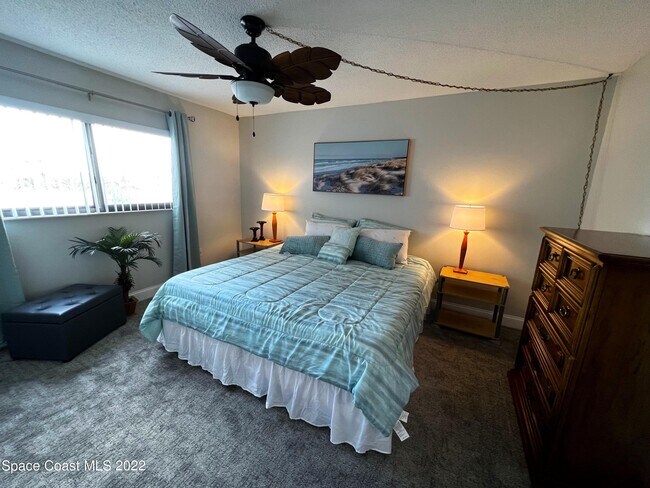 Building Photo - 7101 Ridgewood Ave