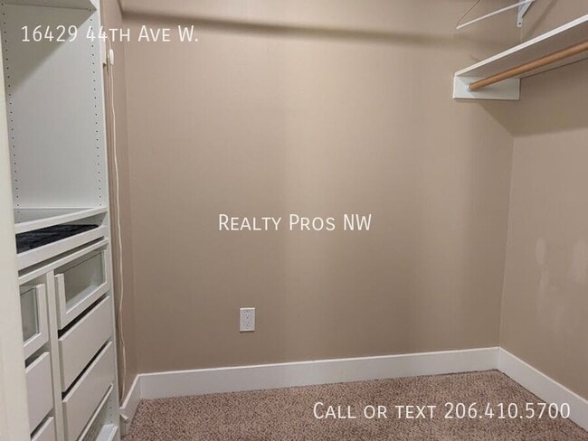 Building Photo - 16429 44th Ave W