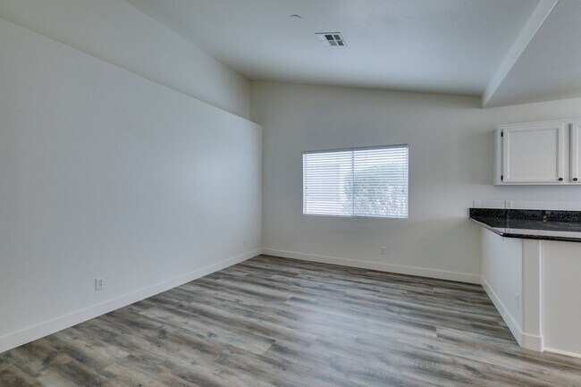 Building Photo - Single story home - NO HOA