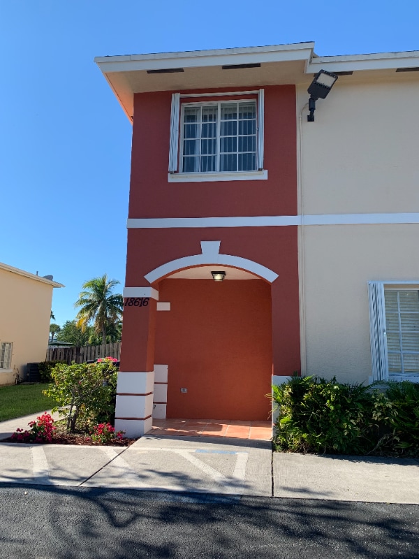 Building Photo - 18616 SW 100th Ave