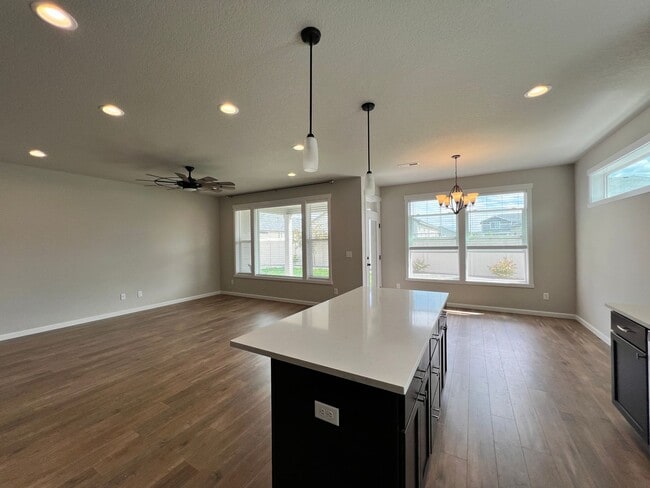 Building Photo - Newer Construction Home in Mae Valley!