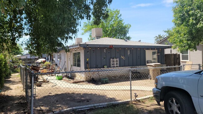 Building Photo - 605 El Tejon Ave