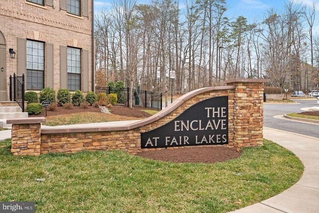 Building Photo - 4422 Fair Lakes Ct