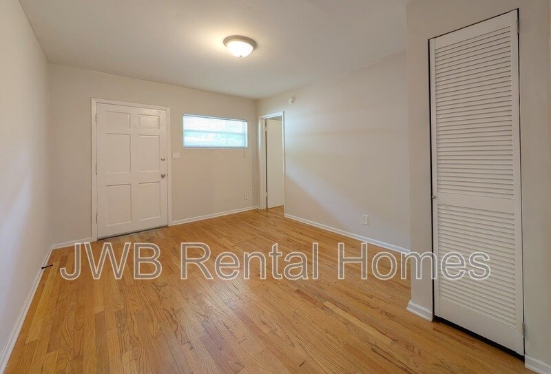 Building Photo - 2775 Herschel St