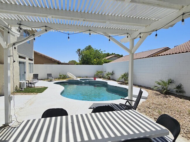 Building Photo - 69911 Willow Ln