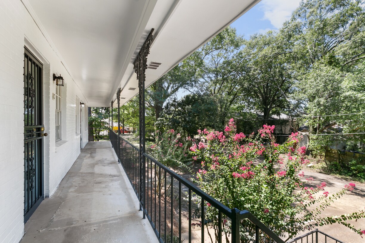 Building Photo - 2904 Windsor Ave