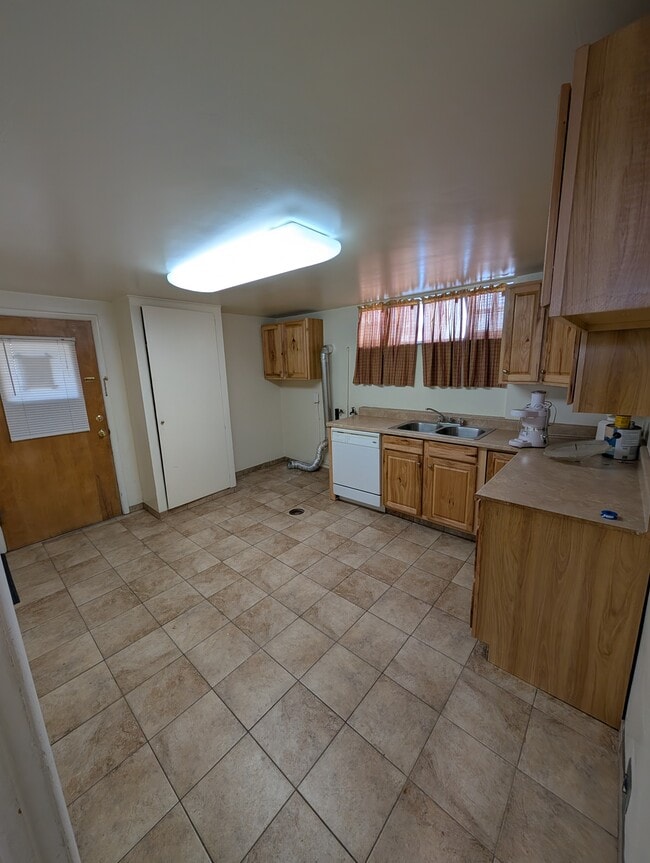 Building Photo - 129 N 100 W