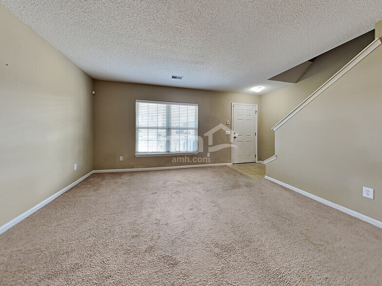 Building Photo - 132 Wildberry Ln