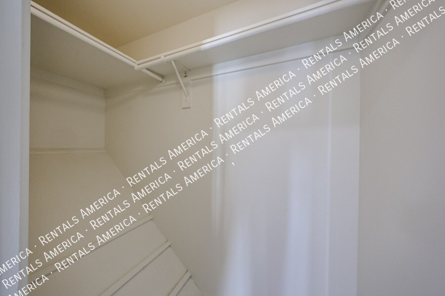 Building Photo - 8821 S 48th St