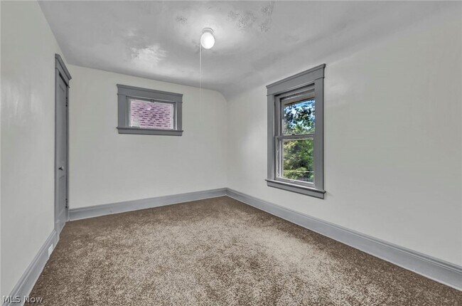 Building Photo - 3341 E 145th St