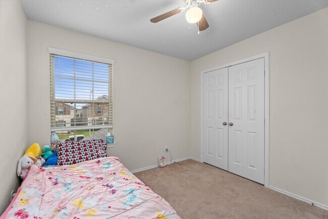 Building Photo - 1714 Avocet Way