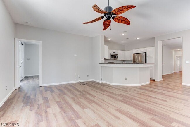 Building Photo - 325 Brilliant Summit Cir