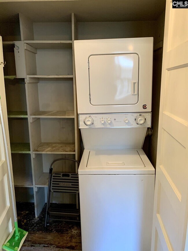 Building Photo - 302 S Edisto Ave