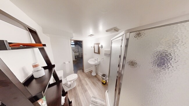 Building Photo - 811 Rose Ave