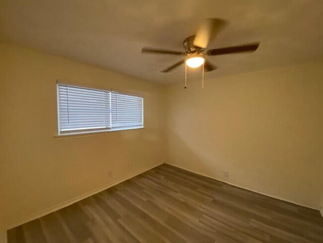 Building Photo - 4821 Gaston Ave