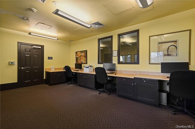 Building Photo - 300 Mamaroneck Ave