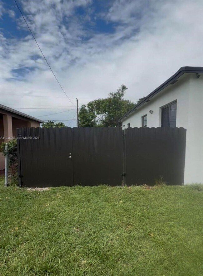 Building Photo - 14430 Fillmore St