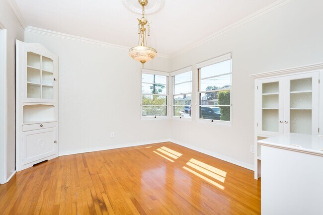 Building Photo - Single Story Craftsman in North Park