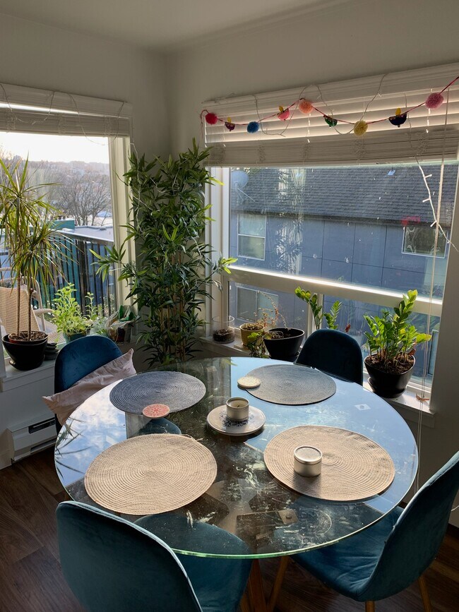 Dining Area - 620 Galer St