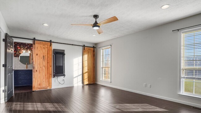 Building Photo - 649 Charles Ln