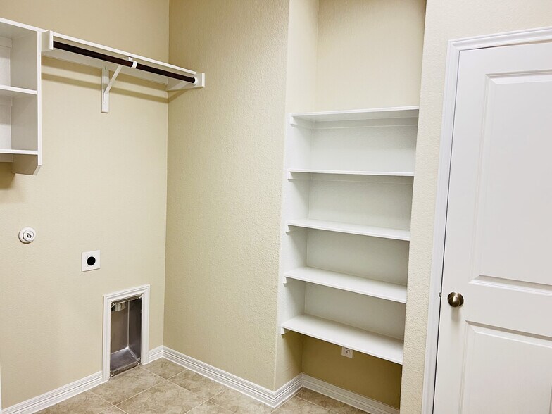 Building Photo - 3712 Fieldfare Dr