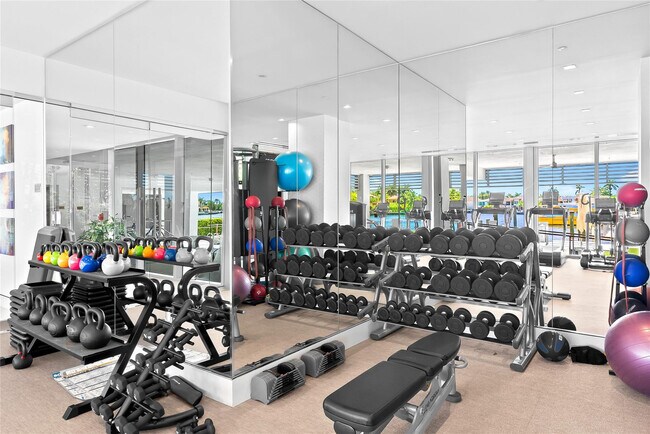 Building Photo - 435 Bayshore Dr