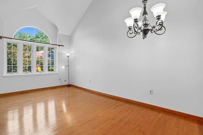 Building Photo - 237 South St