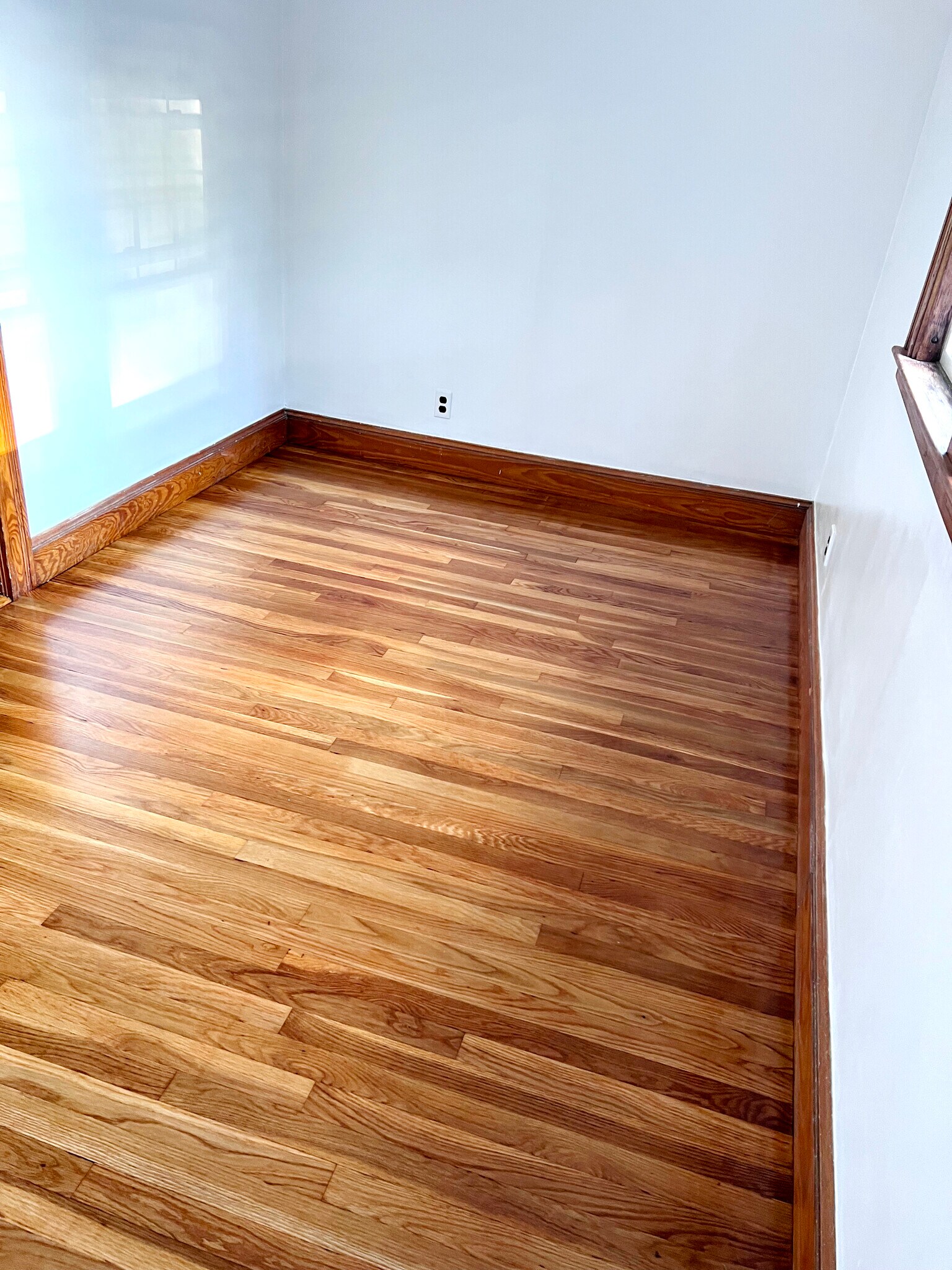 Back Bedroom - floor space (14’11” x 7’4”) - 96 Lawrence St