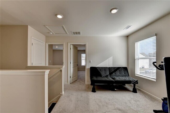 Building Photo - 31 Valleywood Ct