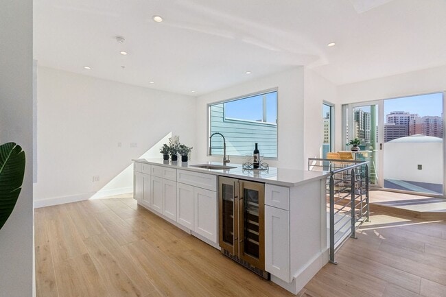 Building Photo - 1343 4th St