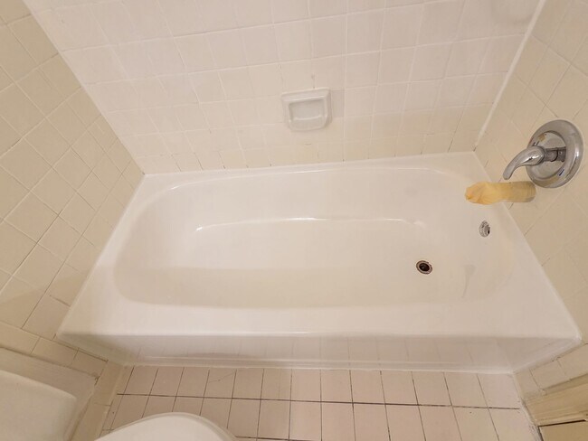 Building Photo - Fantastic 3br TownHome in highly sought Silver Spring Neighborhood - Available NOW!
