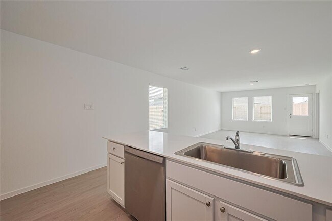 Building Photo - 6814 Lilac Vine Ln