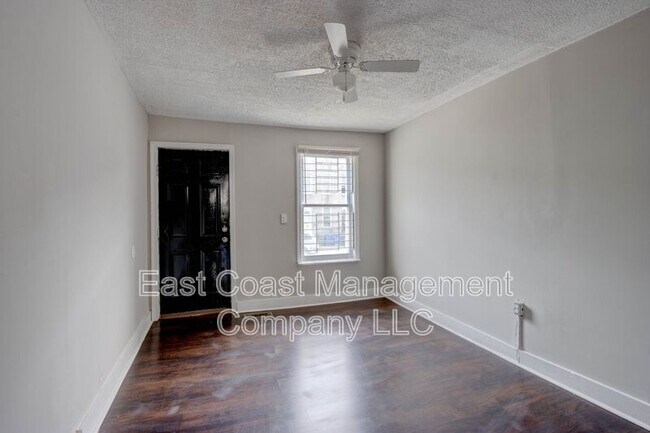 Building Photo - 1822 McHenry St