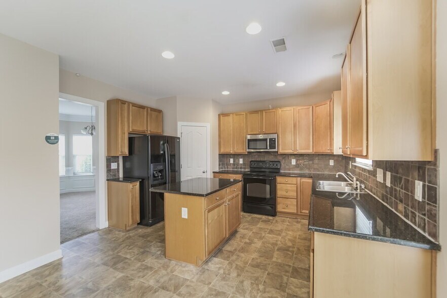 Building Photo - 2865 Island Point Dr NW