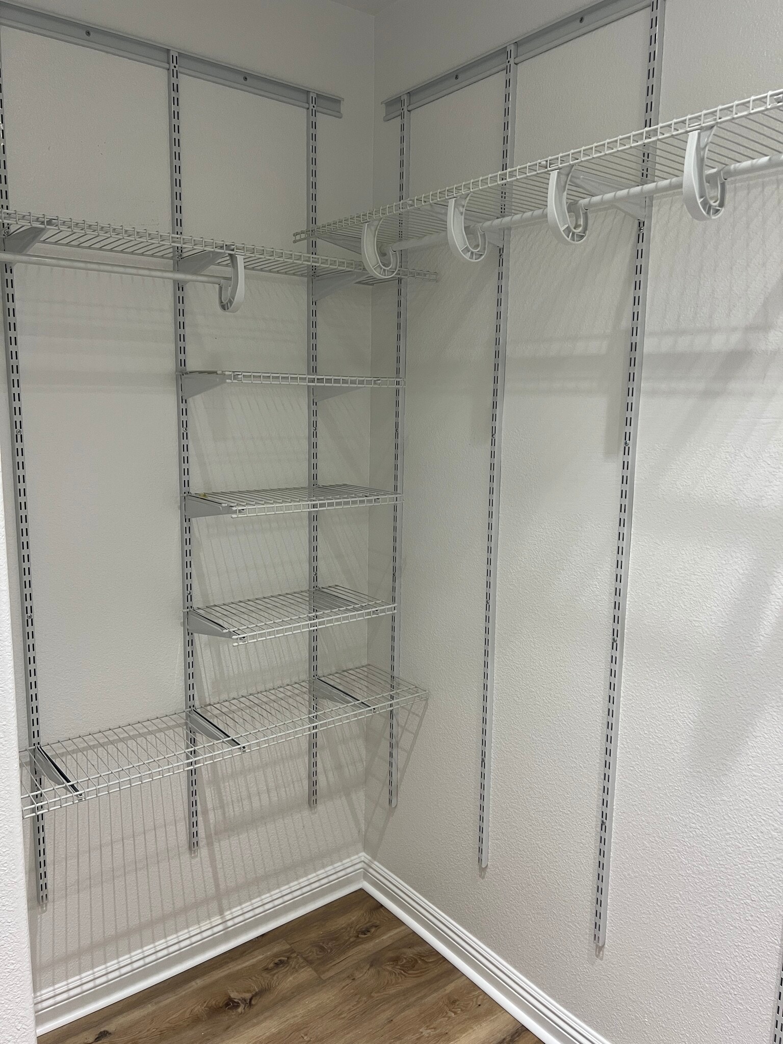 main bedroom closet - 1736 Bluebird Ln