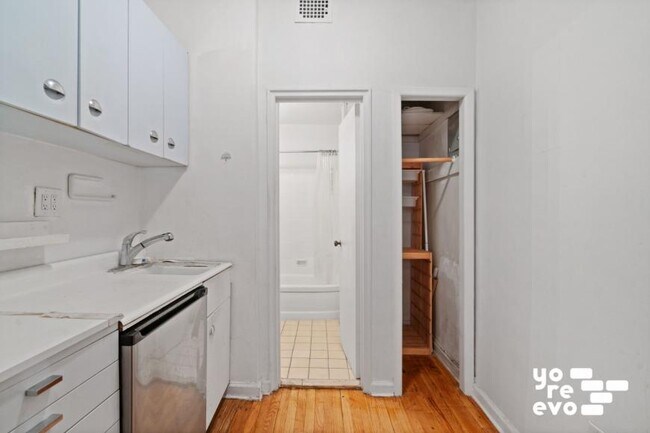 Building Photo - 0 bedroom in NEW YORK NY 10014