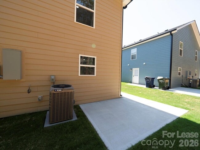 Building Photo - 2753 34th St Pl NE