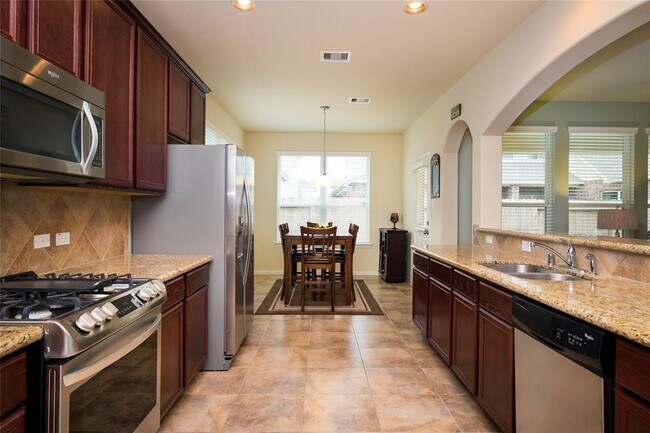 Building Photo - 25023 Diamond Ranch Dr