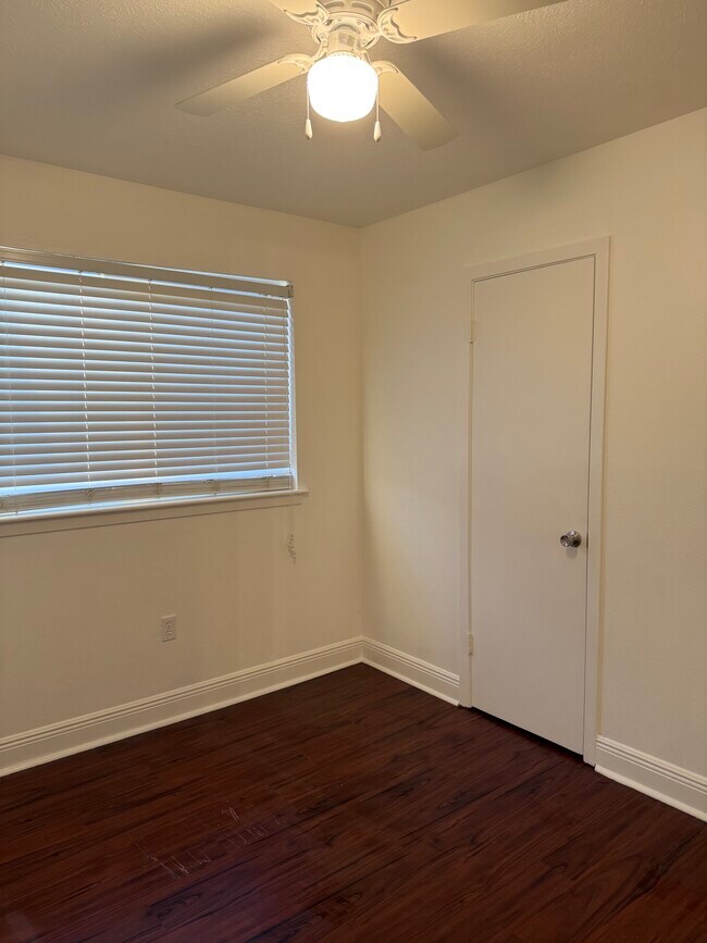 Building Photo - 3403 Tambour Dr