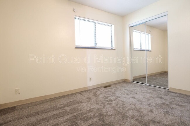 Building Photo - 3030 S 68th Ct