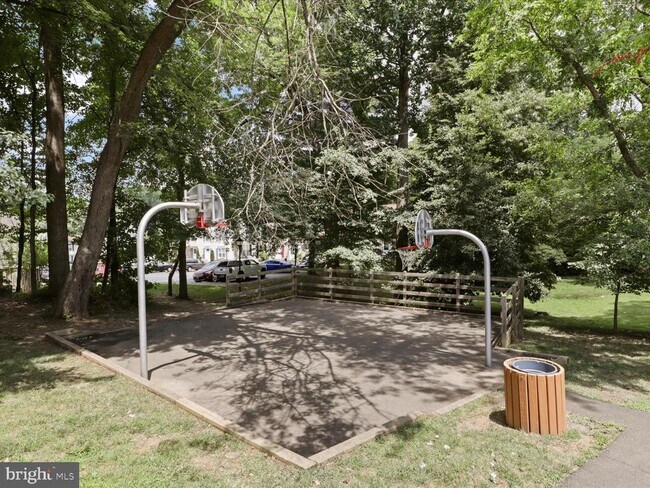 Building Photo - 6055 Meyers Landing Ct