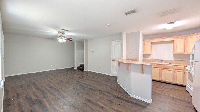 Building Photo - 721 Sonesta Ct