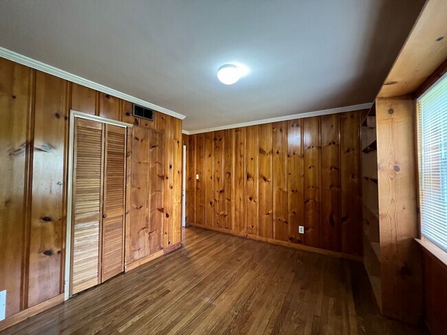 Building Photo - 3 Bedroom / 2 Bath in Dalraida