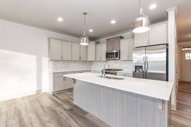 Building Photo - New Construction Modern Home!